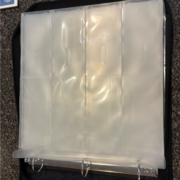 Crop in style paper and sticker binder. - Picture 2 of 3